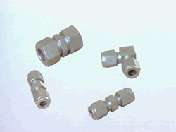 CZY1系(xi)列鋼制(zhi)單卡套(tao)接頭